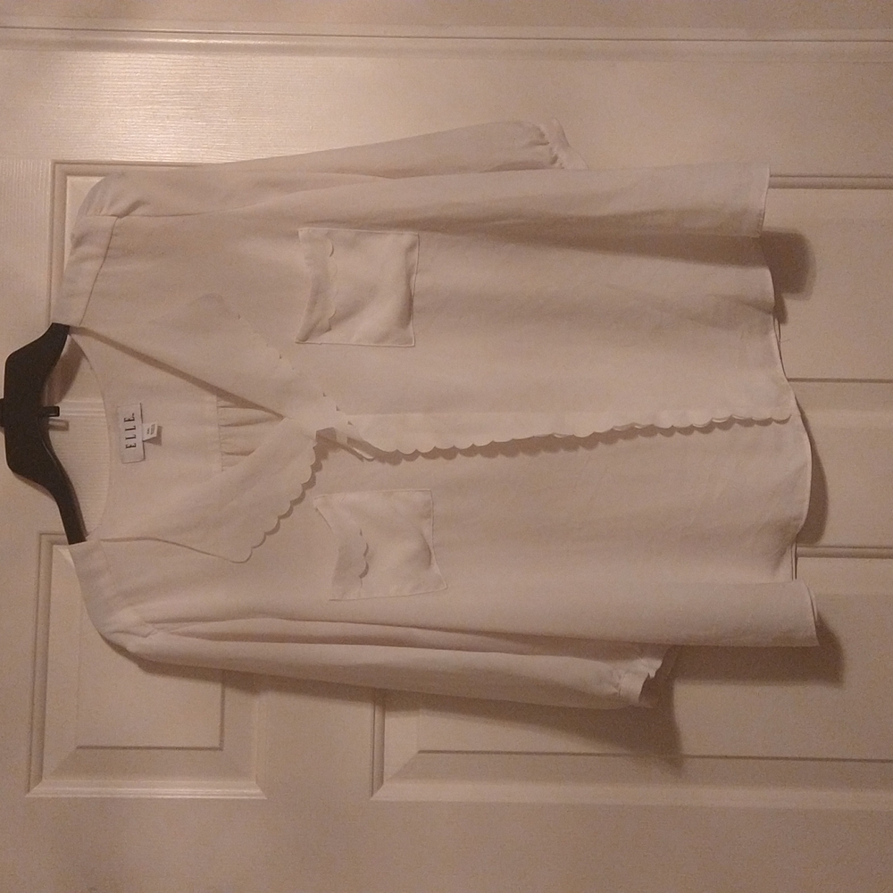Barely worn maybe once or twice women's plus size off white blouse XXL